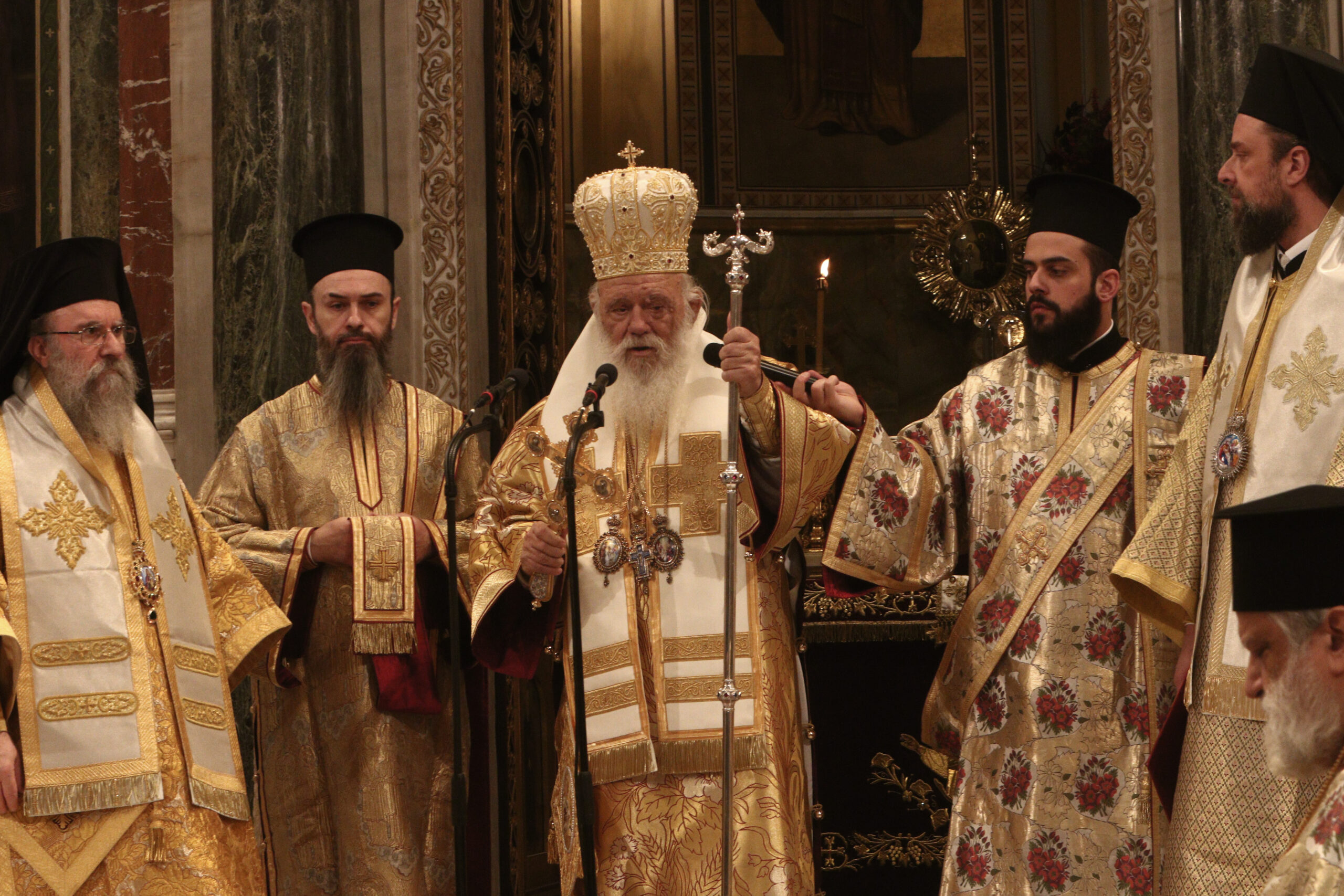 Η Θεία Λειτουργία των Χριστουγέννων στον Καθεδρικό Ναό Αθηνών