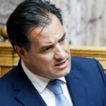 Γεωργιάδης: “Ακατάλληλος ο Μόσιαλος να πείσει τους πιστούς να εμβολιαστούν”