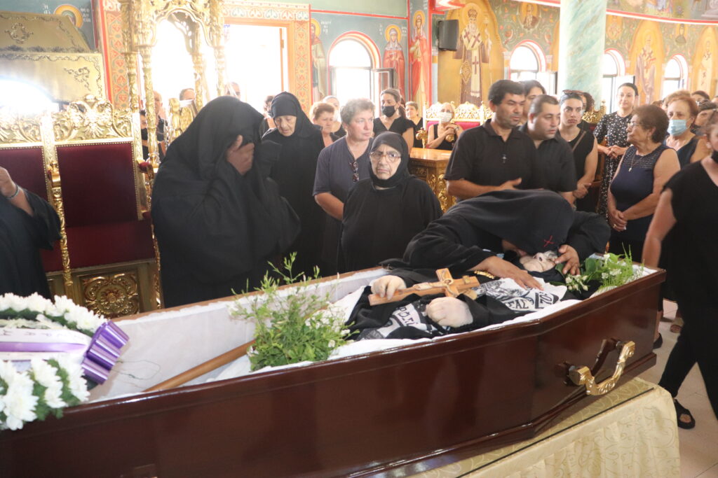 Εξόδιος Ακολουθία της μακαριστής Ηγουμένης της Ι. Μ. Αγίου Ραφαήλ Ξυλοτύμβου