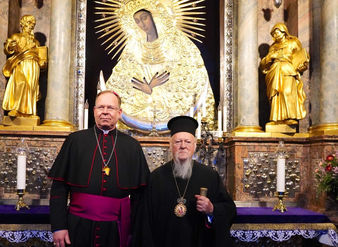 Ο Οικ. Πατριάρχης στο Ιερό Προσκύνημα της Παναγίας Οστρομπράμσκα