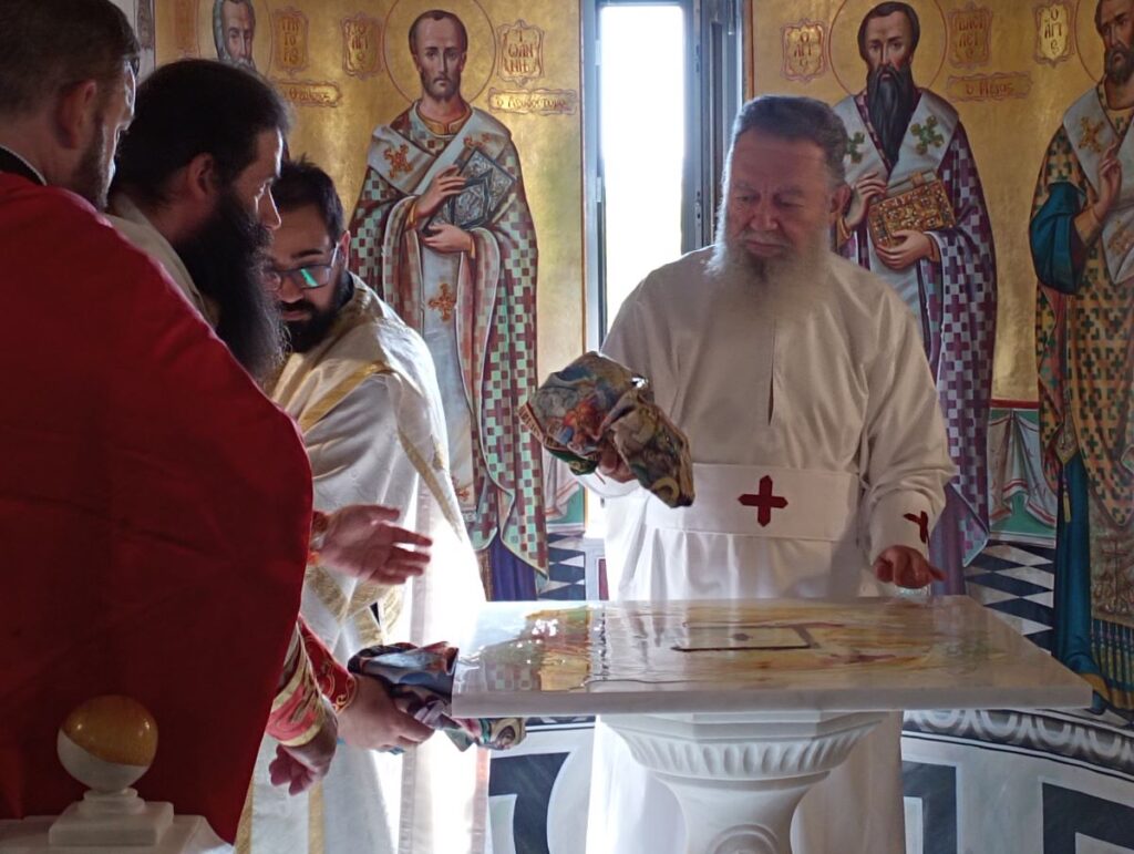 Εγκαινιάσθηκε ο πρώτος Ναός του Αγίου Ιακώβου του “Με Συγχωρείτε” στην Χαλκίδα