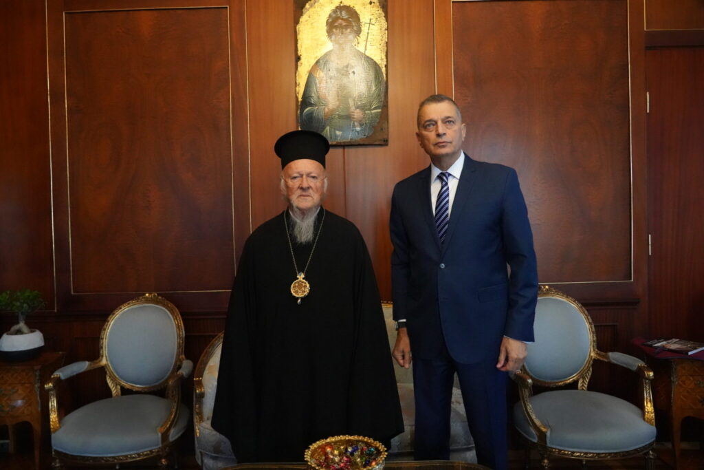 Ο νέος Πολιτικός Διοικητής του Αγίου Όρους στον Οικουμενικό Πατριάρχη