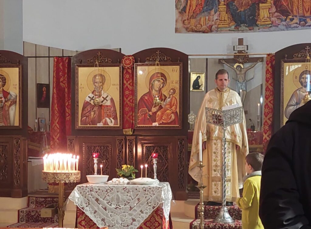 Μνημόσυνο για τα θύματα των Τεμπών στην ελληνορθόδοξη ενορία του Αγ. Νικολάου στο Μπάρι