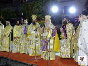 Πλήθος πιστών βίωσε τον “Επιτάφιο Θρήνο” στη Σπάρτη