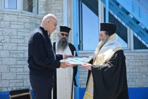 Χριστός Ανέστη στην βραχονησίδα ΠΑΝΑΓΙΑ των Οινουσσών