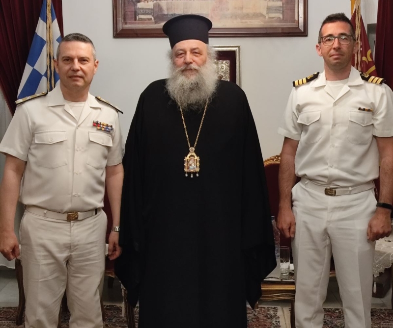 Επίσκεψη Υπαρχηγού Λιμενικού Σώματος στον Μητροπολίτη Παροναξίας