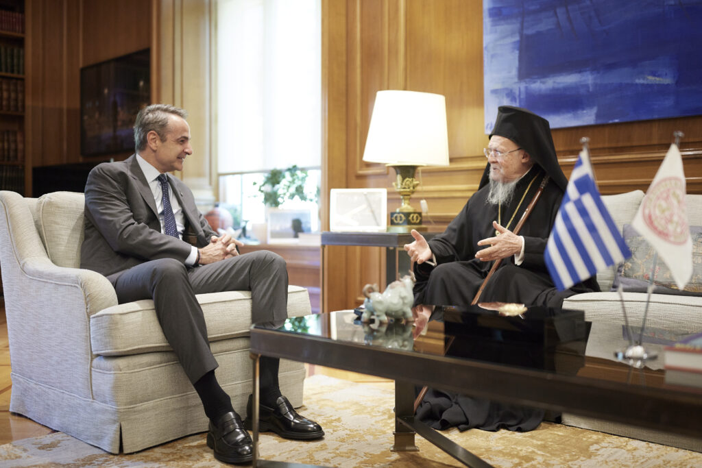 Συνάντηση του Πρωθυπουργού Κυριάκου Μητσοτάκη με τον Οικ. Πατριάρχη Βαρθολομαίο