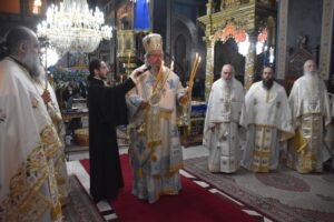 Ιερά Αγρυπνία του Μητροπολίτη Λαρίσης ενώπιον της Αγίας Ζώνης