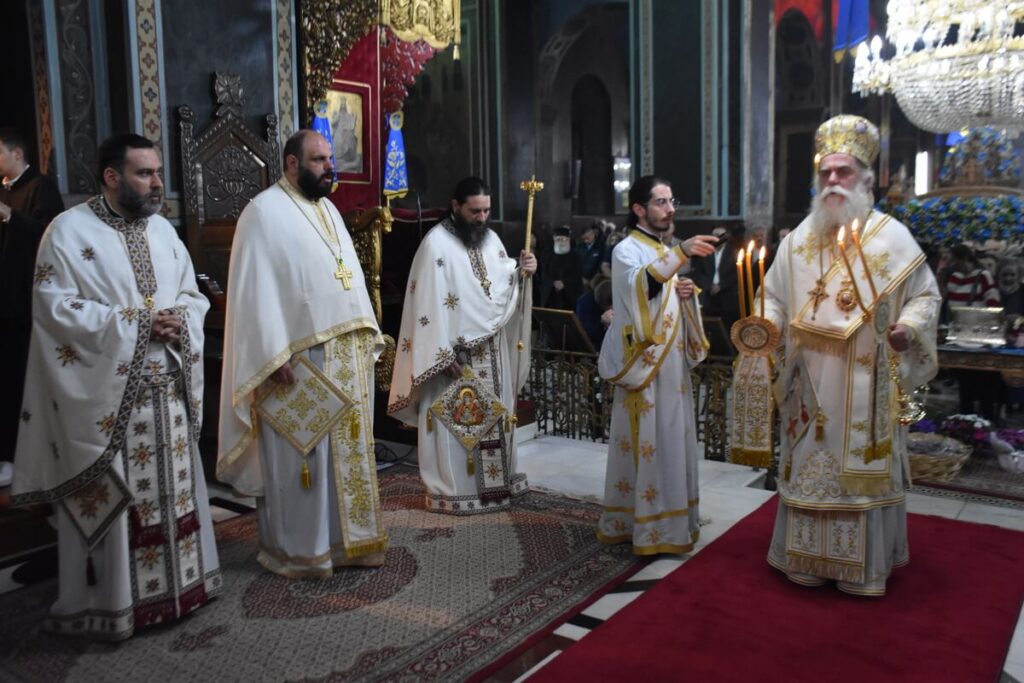 Αρχιερατική Θ. Λειτουργία προς την Τιμία Ζώνη της Παναγίας από τον Μητροπολίτη Άρτης