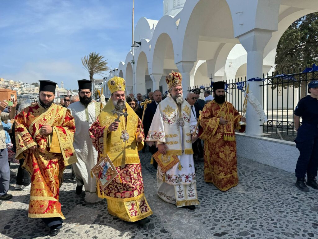 Η Σαντορίνη πανηγύρισε την Πολιούχο της Αγία Ειρήνη