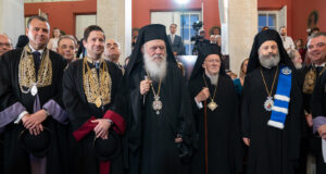 Ανακηρύχτηκε Επίτιμος Διδάκτορας του ΕΚΠΑ ο Αρχιεπίσκοπος Αυστραλίας Μακάριος