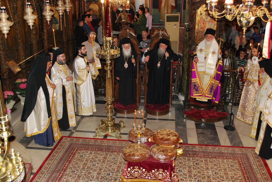 Πολυαρχιερατικός Εσπερινός του Μητροπολιτικού Ναού Αγίας Φωτεινής Νέας Σμύρνης