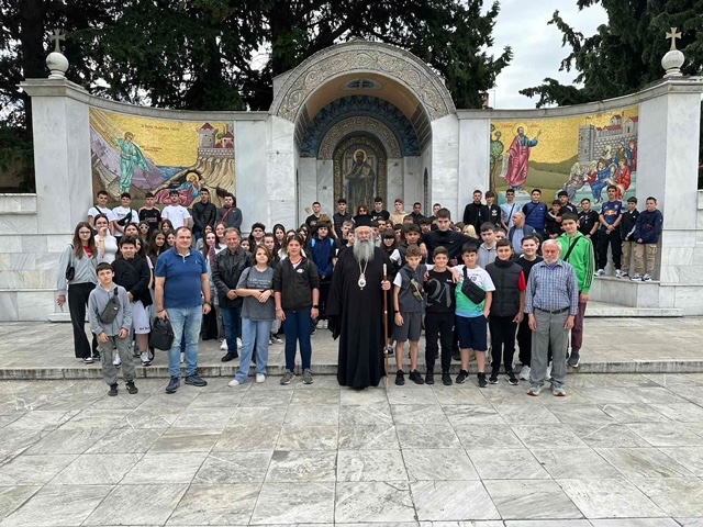 Στα «Βήματα του Αποστόλου Παύλου» μαθητές με τον Μητροπολίτη Κίτρους