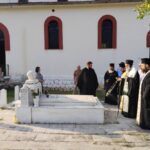 Ιερά Τρισάγια στους τάφους των Μακαριστών Αρχιερέων Χίου Παύλο και Νεοχωρίου Παύλο