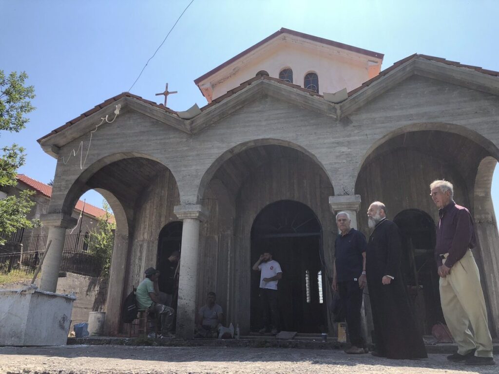 Ο Μητροπολίτης Θεσσαλιώτιδος σε Νεόδμητο Ναό του Αγίου Παϊσίου στη Μούχα των Αγράφων