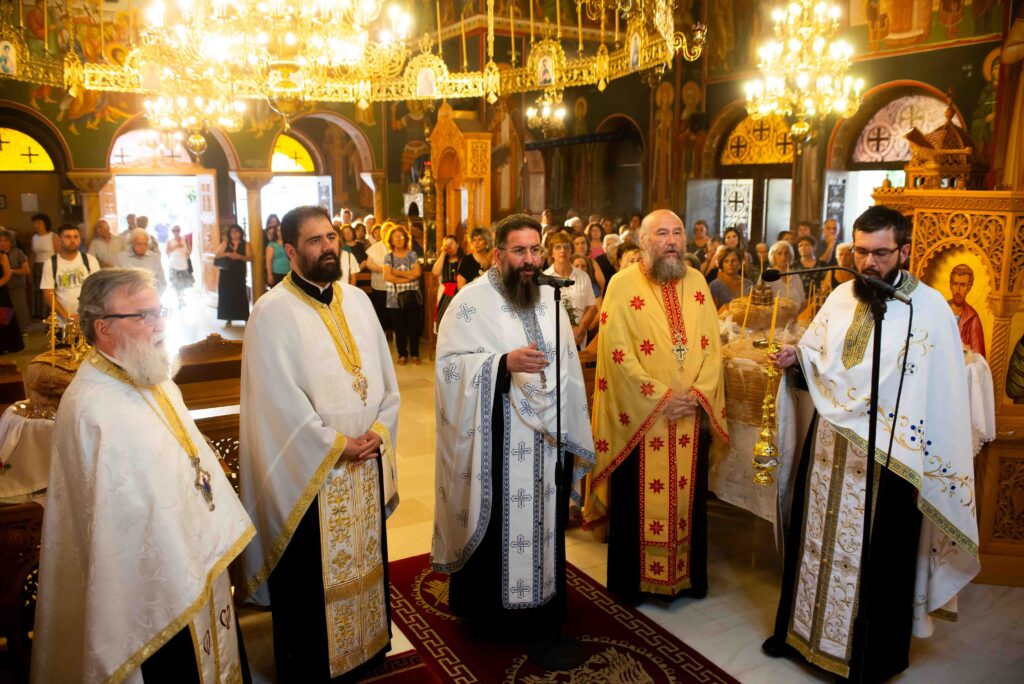 Ο Εσπερινός της Αγίας Τριάδας στην Καλαμάτα