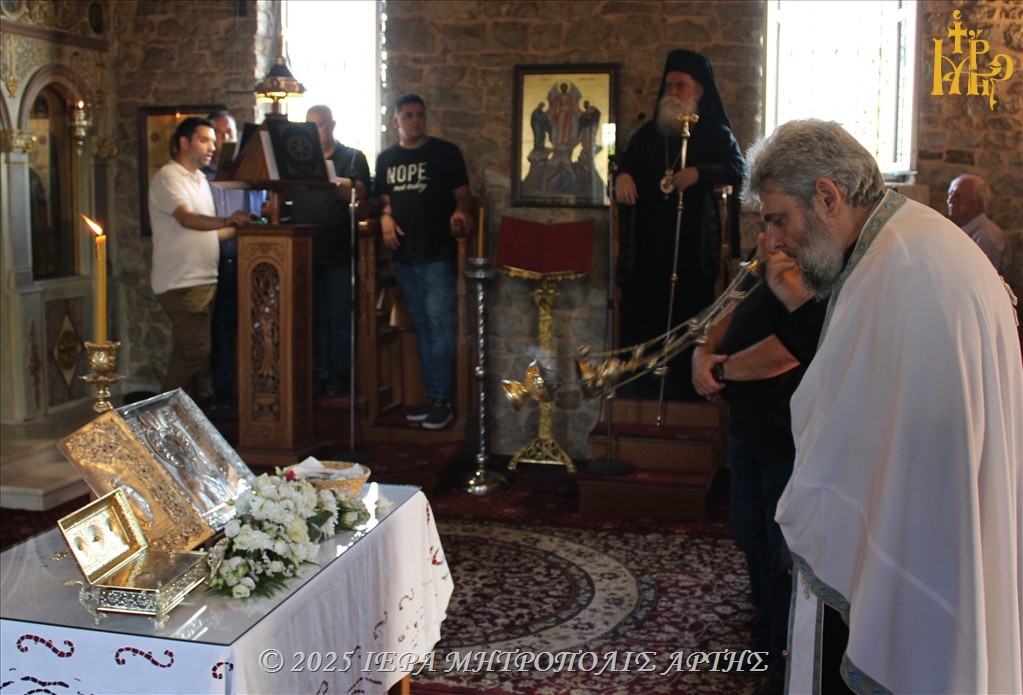 Παράκληση ενώπιον της Παναγίας Ροβέλιστας στην ενορία Συκεών Άρτης