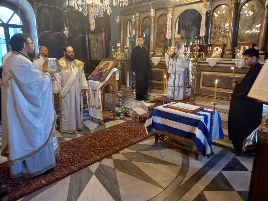 Θεία Λειτουργία υπέρ των ναυτικών στην ναυπρύτανι Χίο
