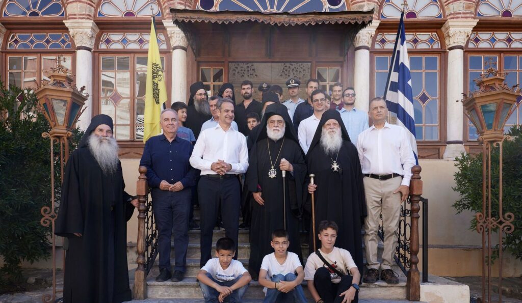 Στην Ι. Μονή Ξενοφώντος ο Κυριάκος Μητσοτάκης