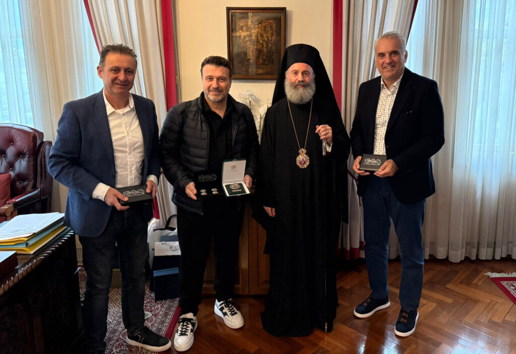 Ο τραγουδιστής Γιάννης Πλούταρχος στην Αρχιεπισκοπή Αυστραλίας