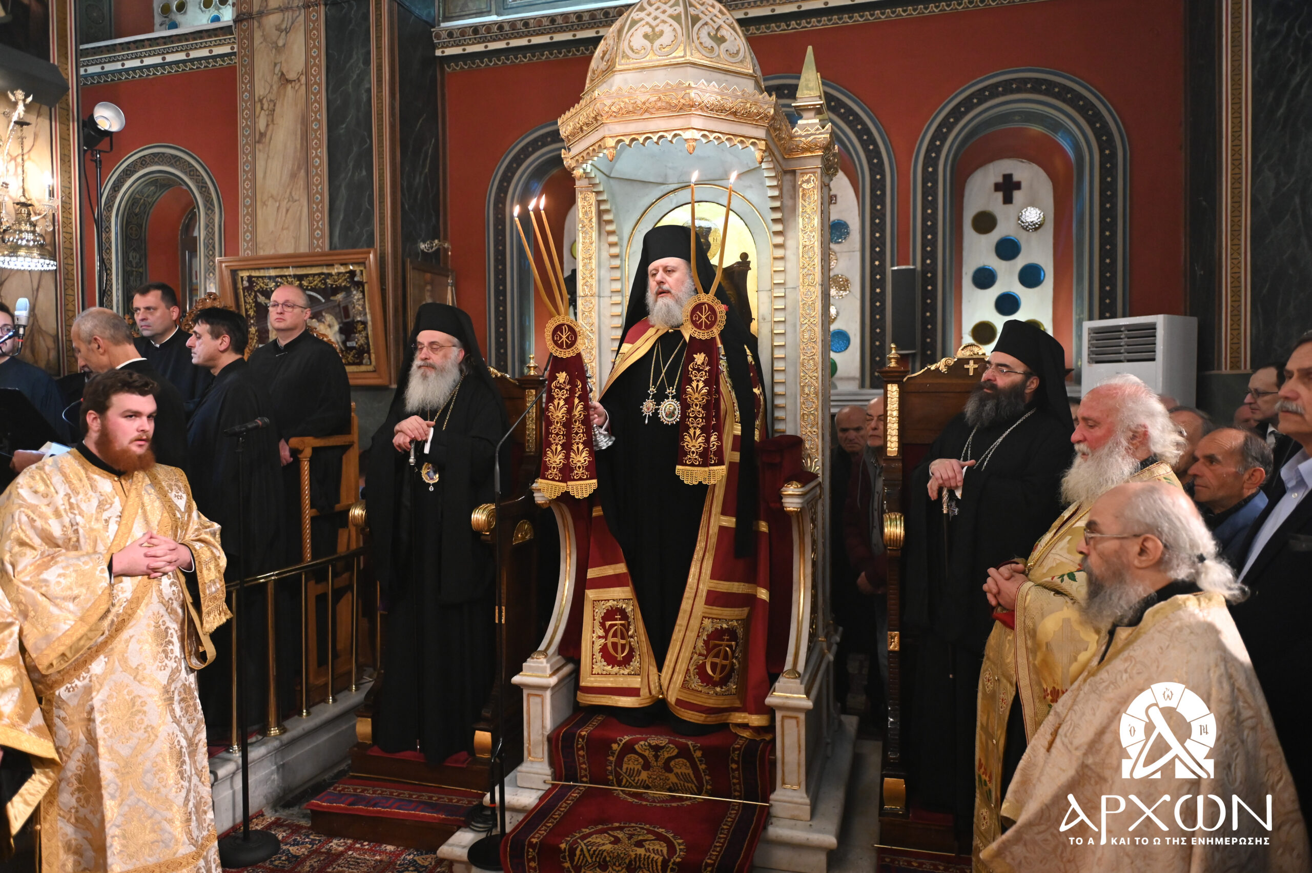 Πολυαρχιερατικός Εσπερινός στον πανηγυρίζοντα Μητροπολιτικό Ι. Ναό Αγίου Βασιλείου Τρίπολης