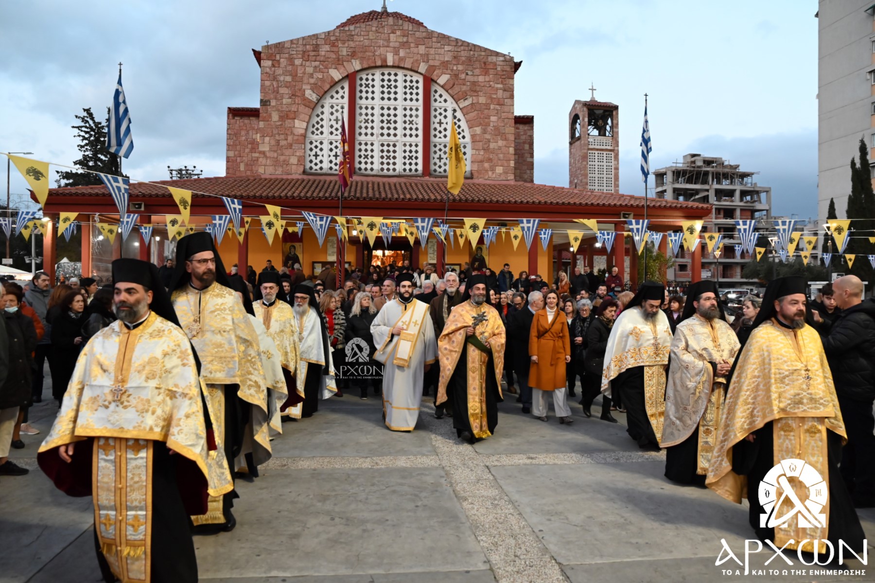 Μεγαλειώδης λιτανεία στο Περιστέρι για τον Άγιο Αντώνιο