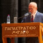 Πλημμύρισε το Παπαστράτειο Μέγαρο Αγρινίου από τις “άηχες σιωπές” του Γιώργου Βασιλείου