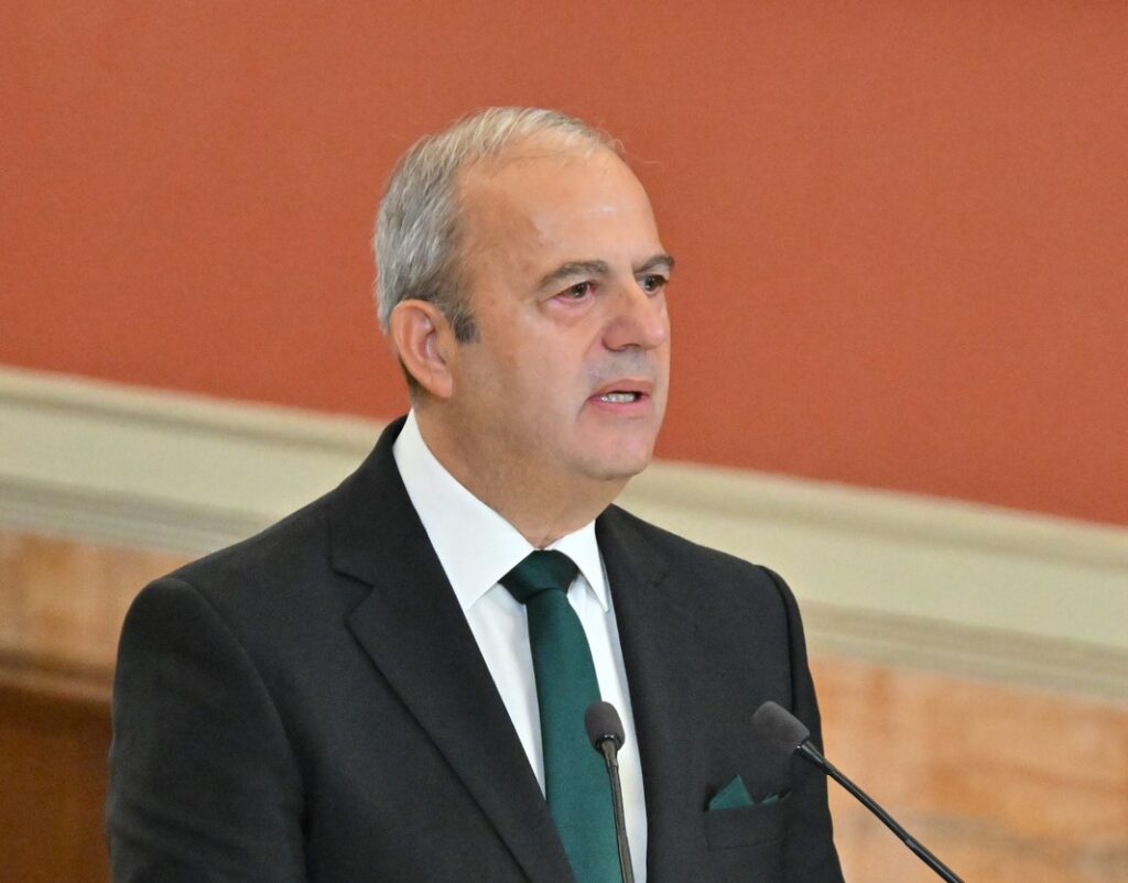 Στον αγαπημένο μου Καθηγητή, Εμμανουήλ Καραγεωργούδη