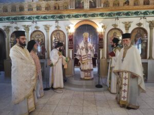 Αρχιερατική Θ. Λειτουργία ενώπιον της κάρας του Αγίου Βησσαρίωνος στον ομώνυμο οικισμό των Σοφάδων