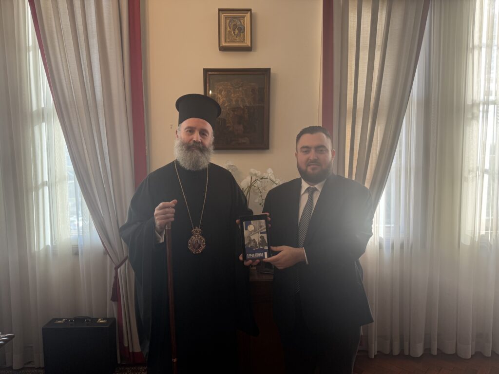 Ο Πρόεδρος της Κρητικής Αδελφότητος Σύδνεϋ και ΝΝΟ στον Αρχιεπίσκοπο Αυστραλίας