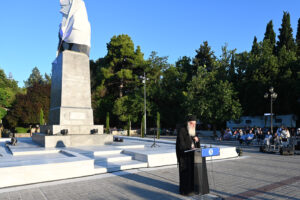 Ο Μητροπολίτης Μαντινείας στα αποκαλυπτήρια του ανδριάντα του Θεοδώρου Κολοκοτρώνη