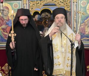 Κουρά Μοναχού από τον Μητροπολίτη Ιερισσού