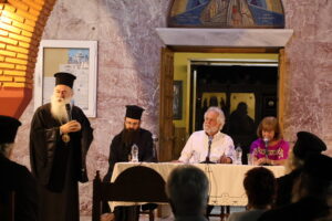 Παρουσιάστηκε στο Κιάτο το βιβλίο «Το ράσο της λευτεριάς»