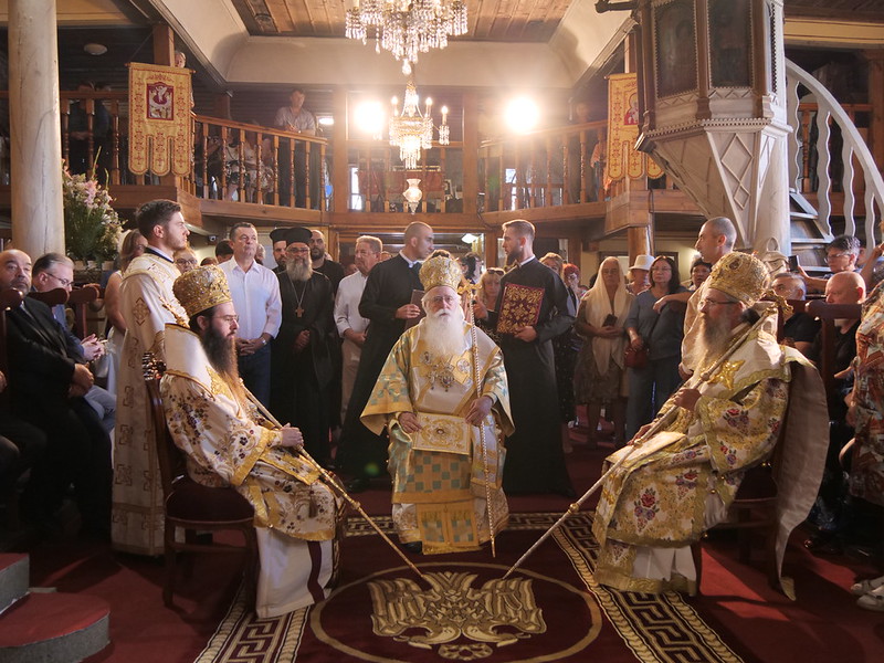 Πολυαρχιερατικό Συλλείτουργο στην ιστορική Αγχίαλο για τα 120 χρόνια από την πυρπόλησή της