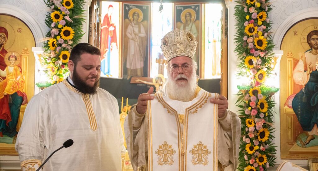Χειροτονία Πρεσβυτέρου και χειροθεσία Αρχιμανδρίτη από τον Μητροπολίτη Ιλίου