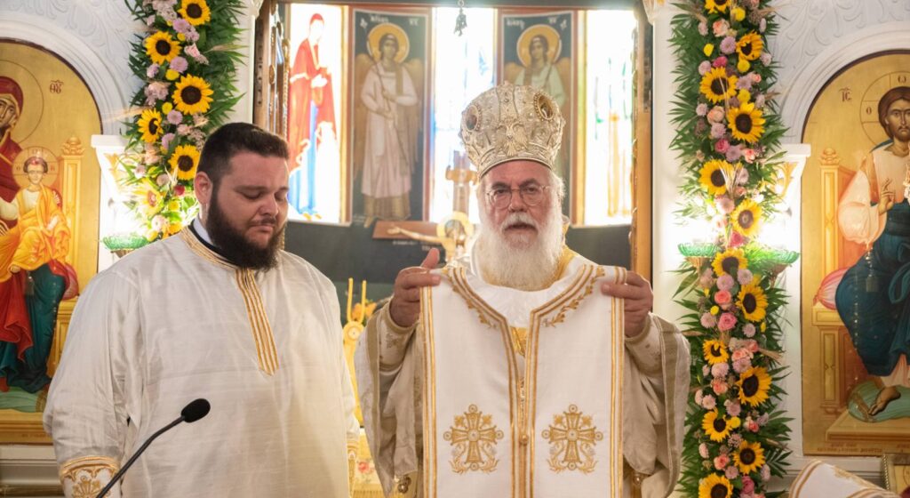 Χειροτονία Πρεσβυτέρου και χειροθεσία Αρχιμανδρίτη από τον Μητροπολίτη Ιλίου