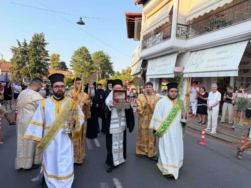 Με λαμπρότητα η υποδοχή της Τιμίας Κάρας του Αγίου Παρθενίου στο Λιτόχωρο Πιερίας 
