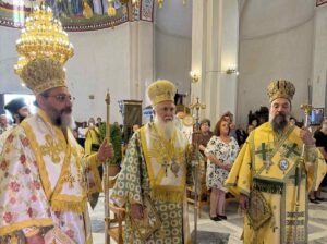 Η εορτή της Παγκοσμίου Υψώσεως του Τιμίου Σταυρού στη Σαντορίνη