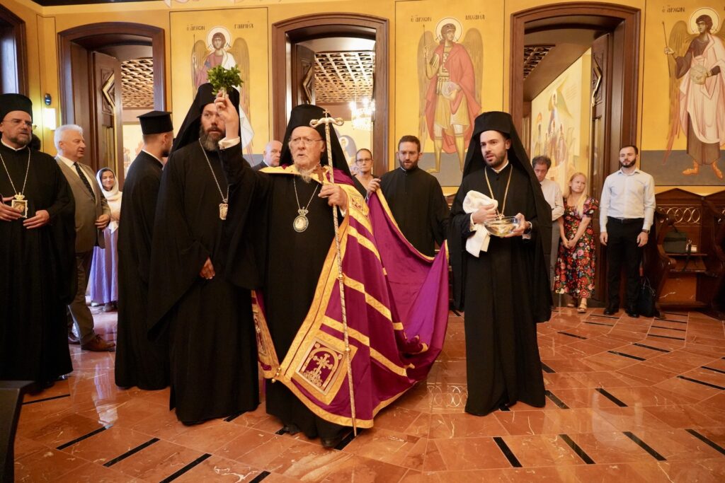 Ο Οικ. Πατριάρχης τέλεσε Θυρανοίξια Ναού των Τριών Ιεραρχών στην Βουδαπέστη