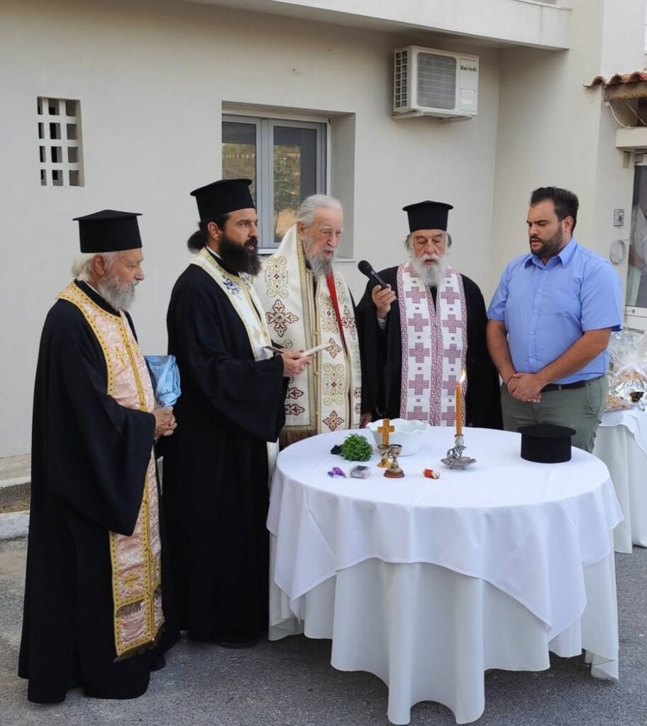 Αγιασμός Ασθενοφόρου από τον Μητροπολίτη Καρυστίας Σεραφείμ