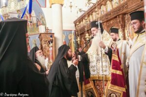 Κουρά μοναχού από τον Φθιώτιδος Συμεών