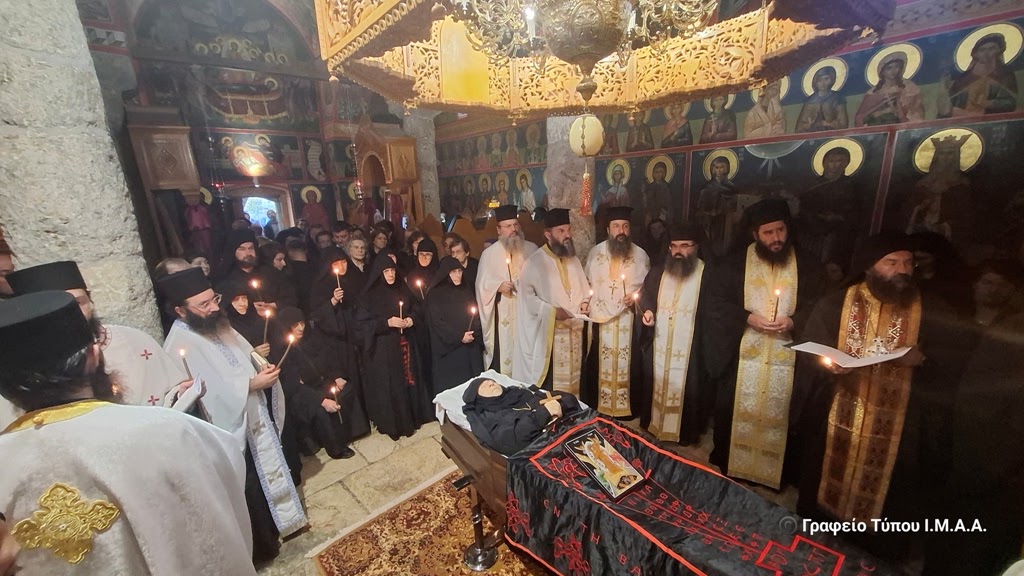 Η Εξόδιος Ακολουθία της Μακαριστής Καθηγουμένης της Ιεράς Μονής Λιγοβιτσίου