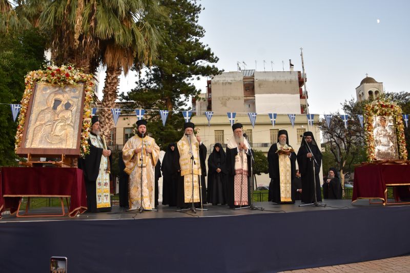Συγκινητική η υποδοχή της Παναγίας “Εικοσιφοίνισσας” στην Χαλκίδα