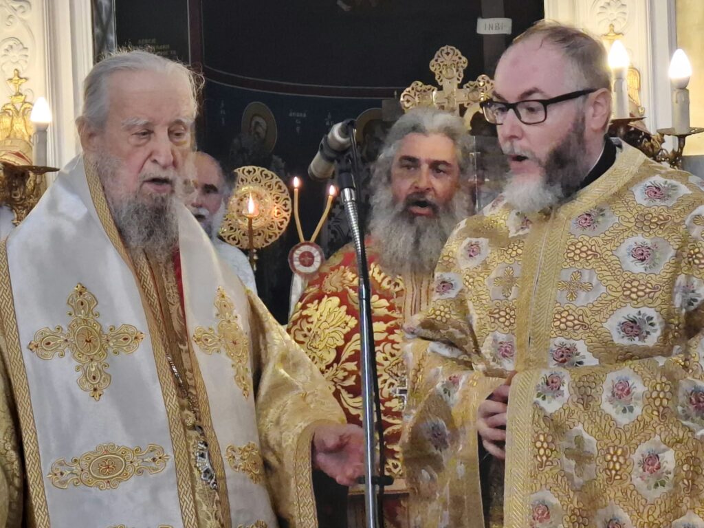 Χειροτονία Πρεσβυτέρου από τον Μητροπολίτη Καρυστίας