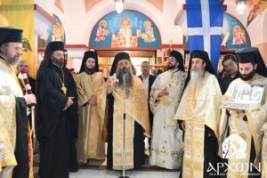 H λιτάνευση της εικόνας στον Άγιο Ιερόθεο Περιστερίου