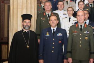 Oι Στρατιωτικοί Ιερείς φόρεσαν ξανά τα διακριτικά τους